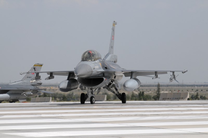 Photo 14.JPG - the Turkish F-16 of 152. Filo queuing for the start of the next mission 